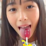 ひたすらキャンディを舐める動画集のエロ漫画